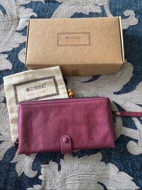 Old Trend Women’s Purple Zip Wristlet Wallet
